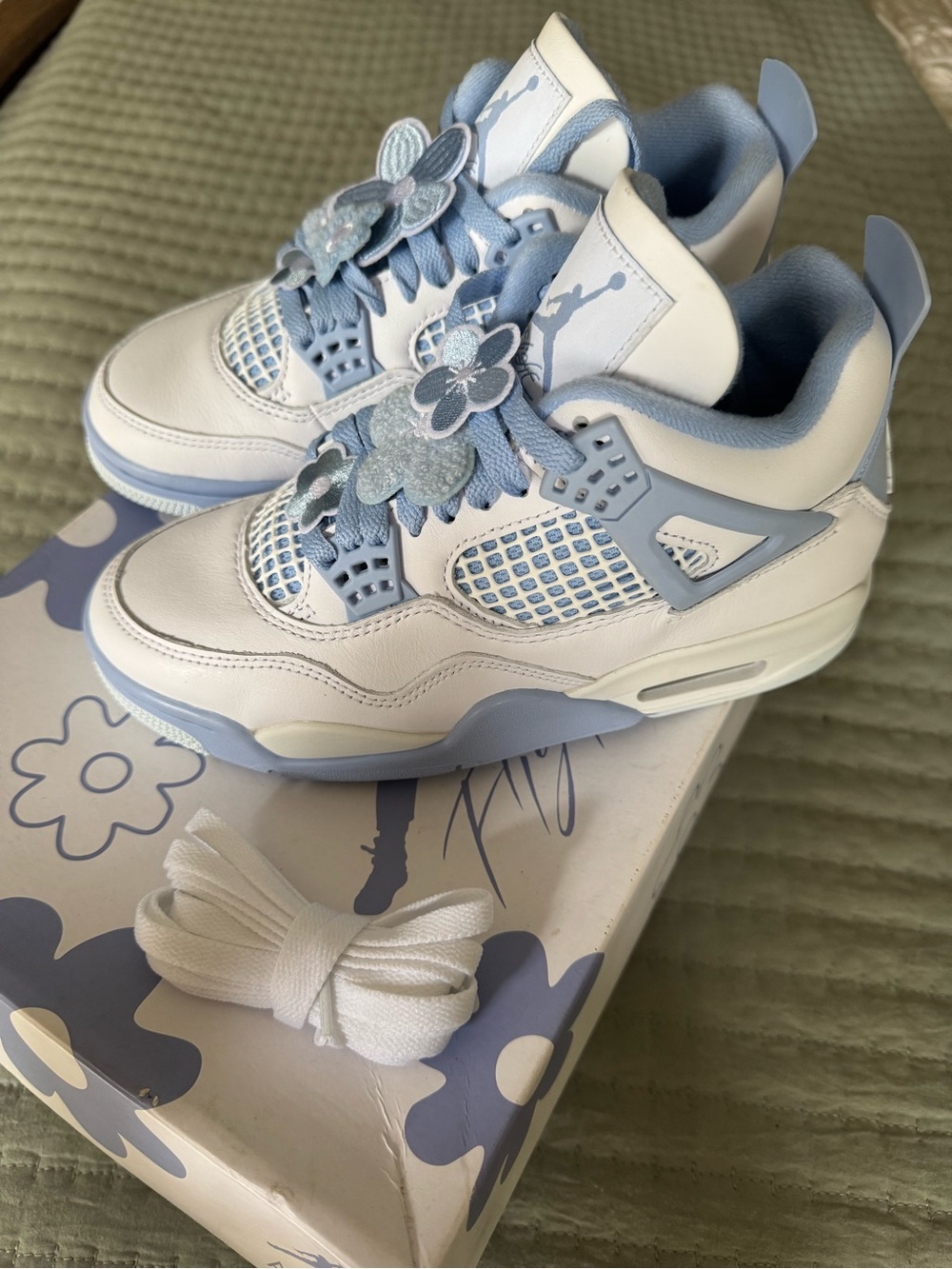 Nike Jordan 4 retro Forget Me Not 4.5y women 6 NEW